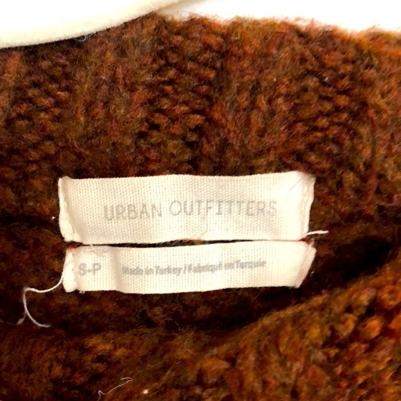 Urban Outfitters 3 Tone Sweater - Picture 3 of 3
